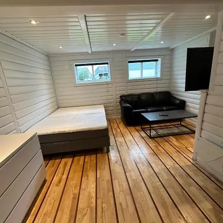 Private With Shared Amenities, Lofoten 3* 레크네스