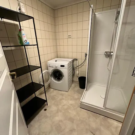 Private With Shared Amenities, Lofoten Guest house Leknes