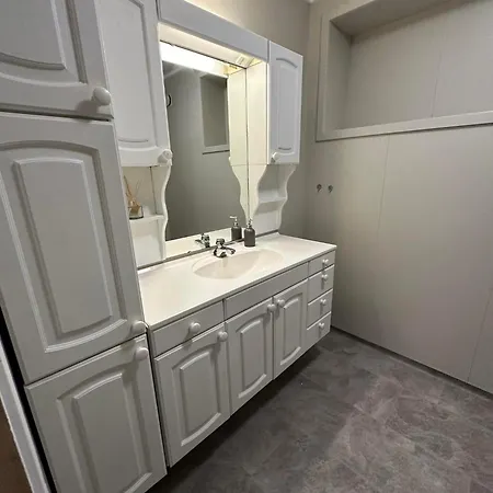 Guest house Private With Shared Amenities, Lofoten Leknes