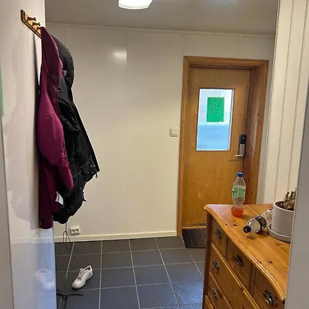 Private With Shared Amenities, Lofoten Guest house Leknes