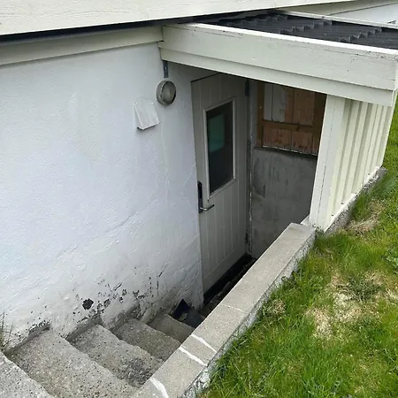 Private With Shared Amenities, Lofoten 게스트하우스 레크네스