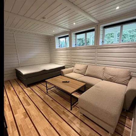 Private With Shared Amenities, Lofoten 레크네스