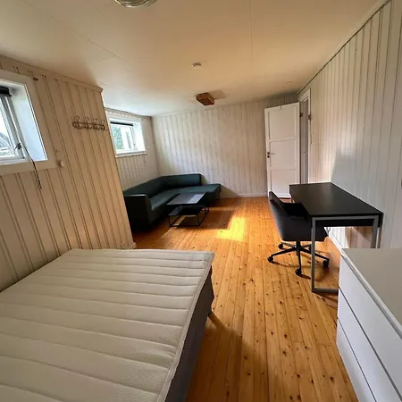게스트하우스 Private With Shared Amenities, Lofoten 3*