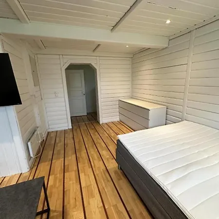Private With Shared Amenities, Lofoten 3*