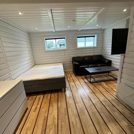 Private With Shared Amenities, Lofoten 3* Leknes