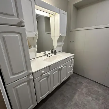 Private With Shared Amenities, Lofoten 레크네스