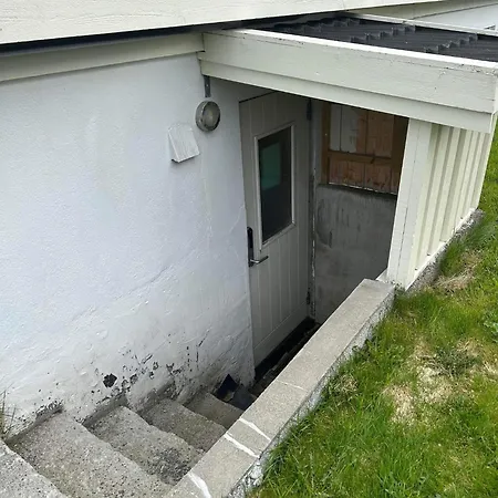 Private With Shared Amenities, Lofoten 게스트하우스